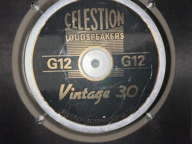 Celestion Vintage 30 8 Ohm, Muziek en Instrumenten, Versterkers | Bas en Gitaar, Zo goed als nieuw, Gitaar, 50 tot 100 watt, Ophalen of Verzenden