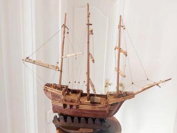 Groot houten modelschip Lucia. Uitstekende staat beschikbaar voor biedingen