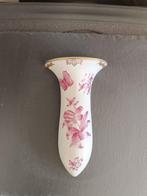 Herend porselein. Wandvaasje met roze vlinder en bloemen., Ophalen of Verzenden