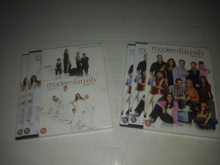 Modern family seizoen 3 en 4, Cd's en Dvd's, Dvd's | Tv en Series, Zo goed als nieuw, Komedie, Vanaf 6 jaar, Ophalen of Verzenden