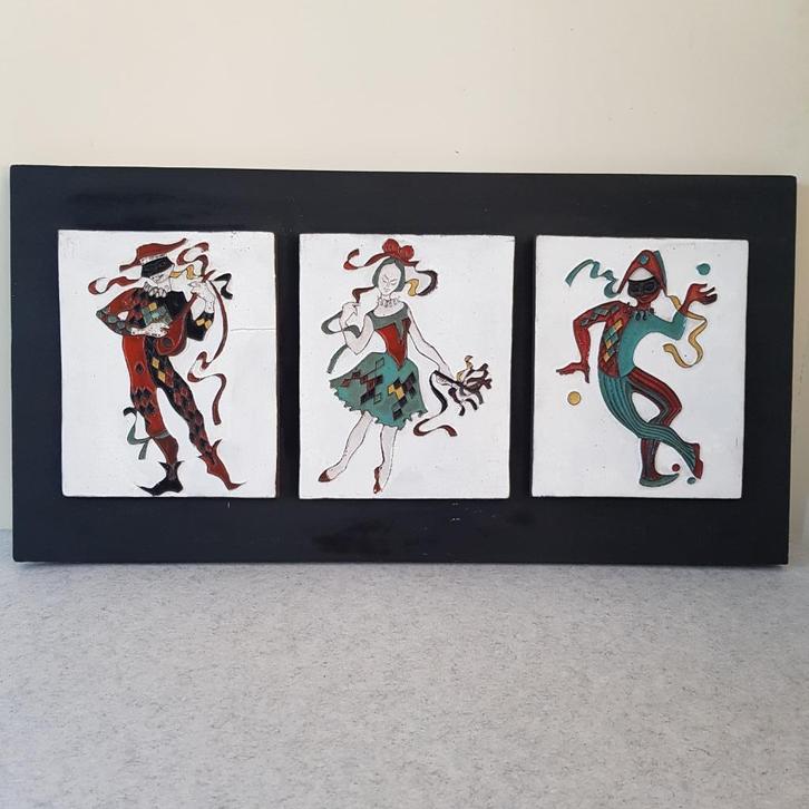 Vintage keramiek wandtegels op plaat, Junan? Harlekijn, Antiek en Kunst, Antiek | Keramiek en Aardewerk, Ophalen of Verzenden