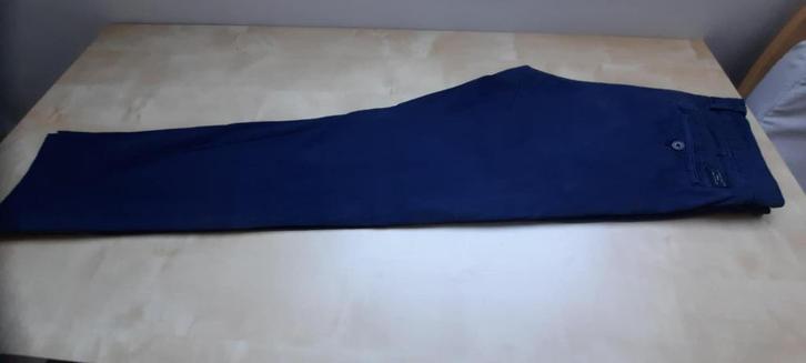 Broeken allerhande - nieuw en gedragen., Kleding | Heren, Broeken en Pantalons, Zo goed als nieuw, Maat 48/50 (M), Blauw, Ophalen