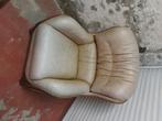 Fauteuil en cuir de couleur crème et structure en bois, Ophalen, Ancien, Zo goed als nieuw, 75 tot 100 cm