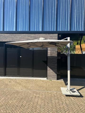 Tuuci Ocean Master Max Cantilever luxe parasol zweefparasol beschikbaar voor biedingen