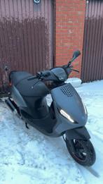 piaggio zip 80cc a klasse iget, Fietsen en Brommers, Scooters | Piaggio, Ophalen, Zo goed als nieuw, Zip