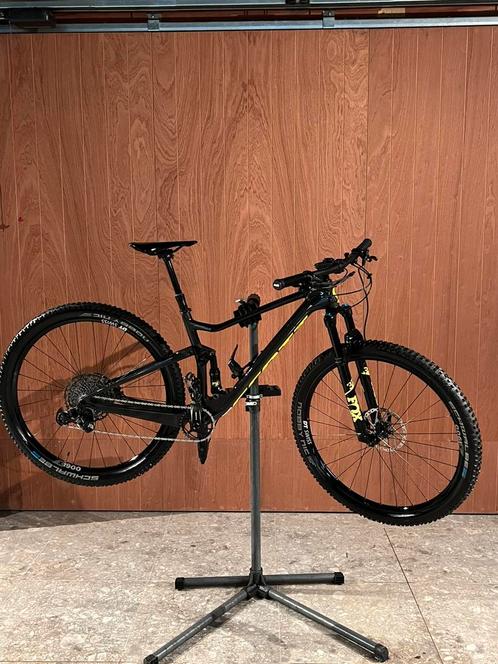 Scott Spark Comp 2021 Carbon médium, Fietsen en Brommers, Fietsen | Mountainbikes en ATB, Zo goed als nieuw, Ophalen of Verzenden