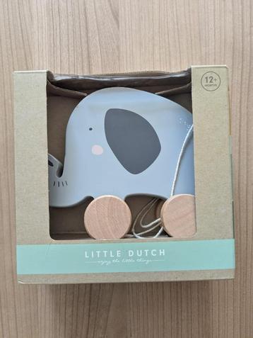 Houten trek olifantje beschikbaar voor biedingen