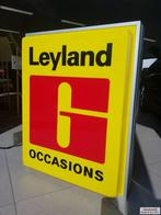 Auto Showroom Reclamebord Leyland Occasions G geel rood, Verzamelen, Ophalen of Verzenden, Gebruikt