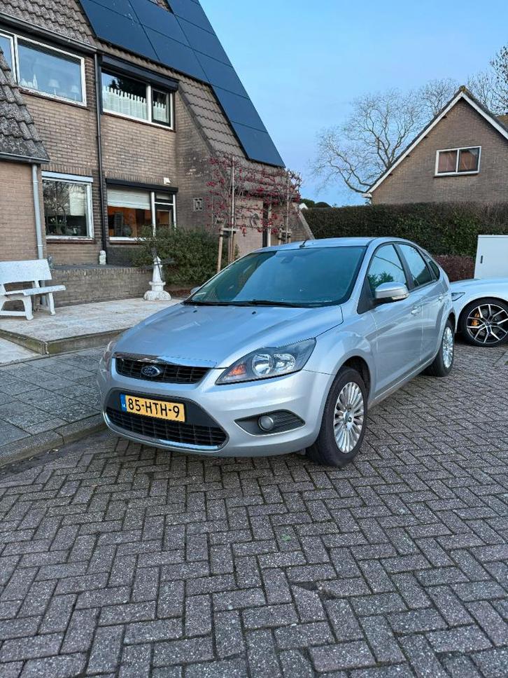 Ford Focus 1.6, Auto's, Ford, Particulier, Focus, Benzine, 5 deurs, Handgeschakeld, Zilver of Grijs, Zwart, Stof, Ophalen