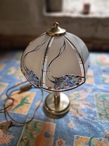 Klassieke lamp beschikbaar voor biedingen