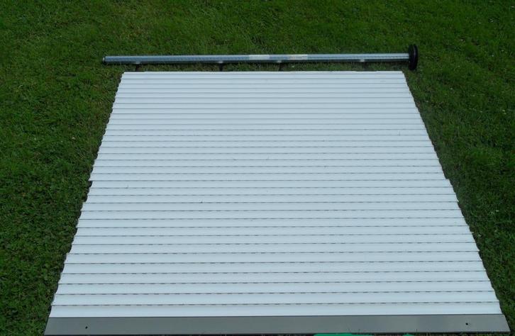 Te koop een nieuw geïsoleerd rolluik, Doe-het-zelf en Bouw, Rolluiken, Nieuw, 100 tot 150 cm, 100 tot 150 cm, Wit, Ophalen