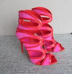 Alexander McQueen roze / rode sandaal booties, It 37 NIEUW, Rose, Alexander McQueen, Envoi, Boots et Botinnes