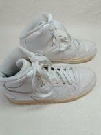 Nike Air Force Atlas sneakers maat 39, Sneakers, Gedragen, Ophalen of Verzenden, Wit