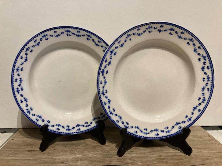 2 zeldzame porseleinen borden uit Doornik uit de 19e eeuw, Antiek en Kunst, Antiek | Porselein, Ophalen of Verzenden
