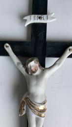 Staande wijwatervat. Herkomst: Andenne, Antiek en Kunst, Antiek | Religieuze voorwerpen, Ophalen of Verzenden