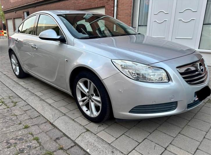Opel insignia 1.6 Benzine 2010, Auto's, Opel, Particulier, Insignia, ABS, Airbags, Airconditioning, Boordcomputer, Centrale vergrendeling
