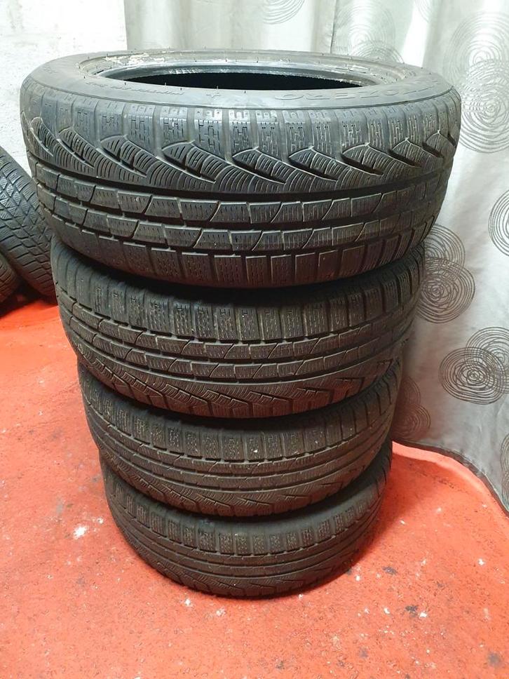 4 Pirelli 225/55/17 RUNFLAT en starry winterbanden, Auto-onderdelen, Overige Auto-onderdelen, Gebruikt, Ophalen