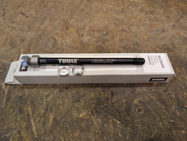 Thule thru-axle adapter - fietskar bevestiging, Fietsen en Brommers, Fietsaccessoires | Aanhangwagens en Karren, Zo goed als nieuw