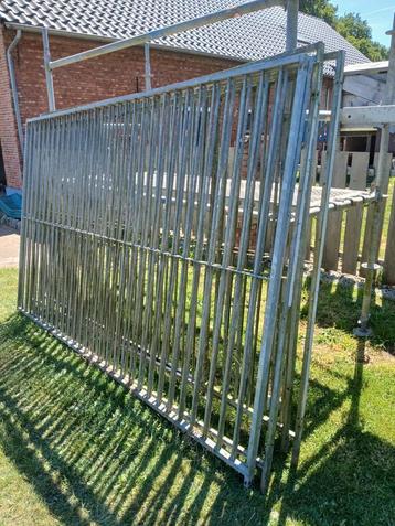 Hondenren kennel  beschikbaar voor biedingen