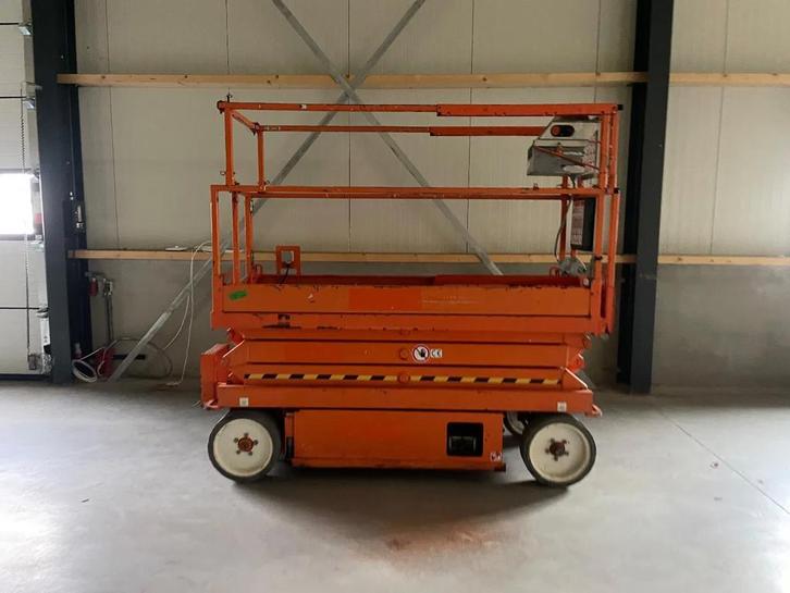 Skyjack 3220 Schaarlift schaar hoogwerker 8 mtr werkhoogte, Zakelijke goederen, Machines en Bouw | Liften, Steigers en Ladders