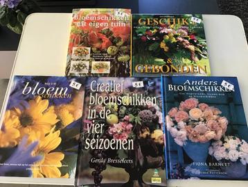 6 boeken over bloemschikken beschikbaar voor biedingen