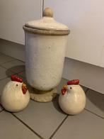 Vintage geëmailleerde dekselpot en twee zittende kippen, Antiek en Kunst, Antiek | Keramiek en Aardewerk, Ophalen of Verzenden