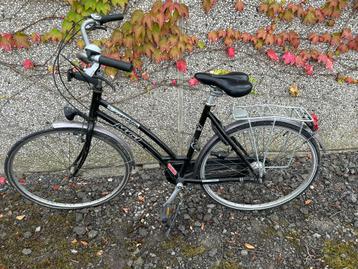 Damesfiets beschikbaar voor biedingen