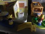 FISHER PRICE Vintage kinderkribbe met gerief en popjes erbij, Ophalen of Verzenden, Gebruikt, Speelset