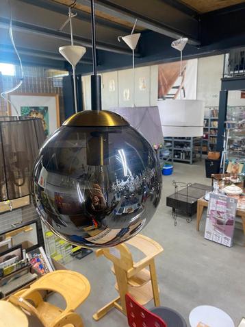 Bol lamp beschikbaar voor biedingen