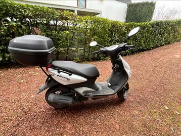 Yamaha Neos 4-scooter beschikbaar voor biedingen