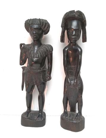 Deux statues africaines.