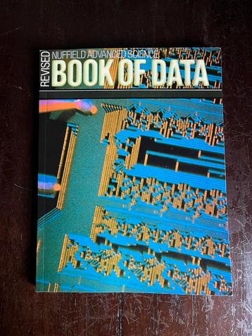 Nuffield Advanced Science: Book Of Data beschikbaar voor biedingen