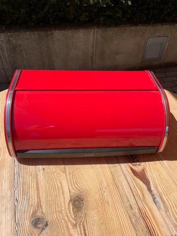 Broodtrommel Brabantia rood beschikbaar voor biedingen