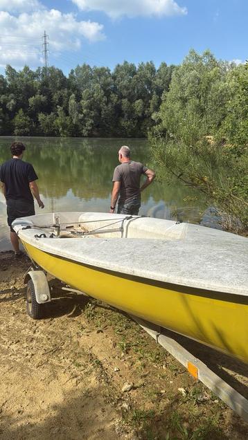 Bijboot 4m KID Lanaverre (420) + aanhanger beschikbaar voor biedingen