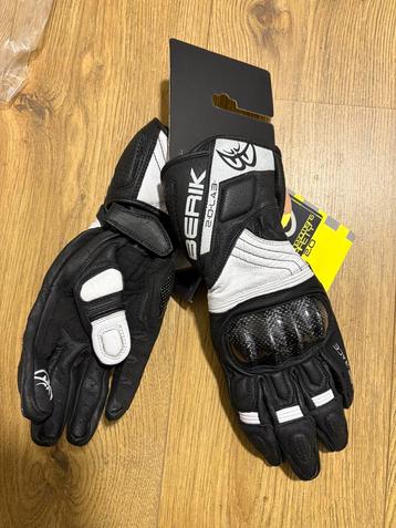 Nieuw! Berik Zoldar handschoenen beschikbaar voor biedingen