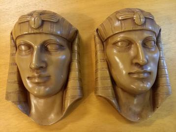 2 Masques égyptiens en plâtre  beschikbaar voor biedingen