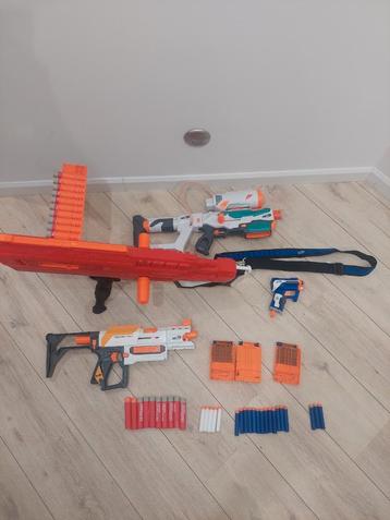 Nerf in goede staat met 4 magazijnen plus kogels beschikbaar voor biedingen