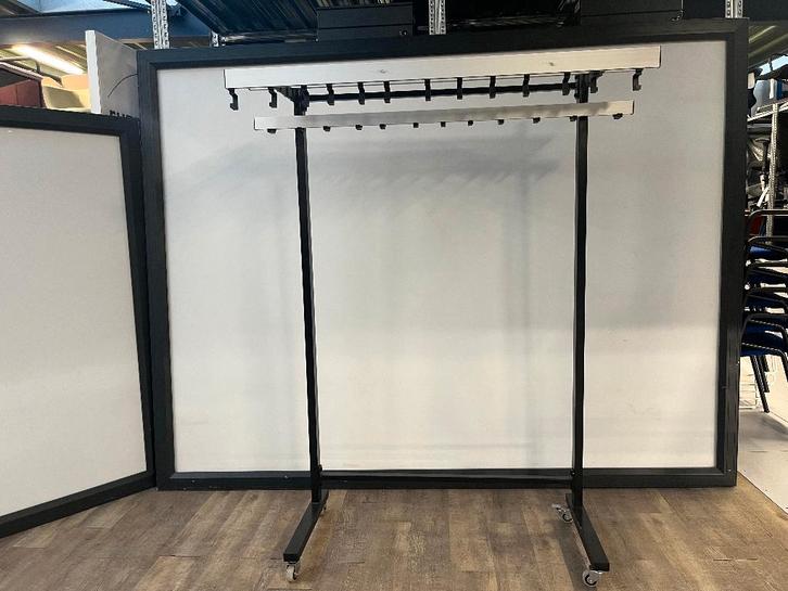 Verrijdbare garderoberek (130), Antiek en Kunst, Antiek | Meubels | Stoelen en Sofa's, Ophalen of Verzenden