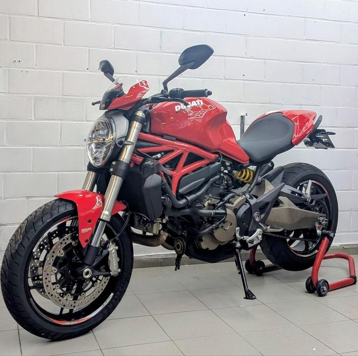 Ducati Monster 821 Stripe, Motos, Motos | Ducati, Entreprise, Quickshifter, Enlèvement