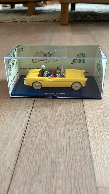 Mooie miniatuur auto Kuifje beschikbaar voor biedingen