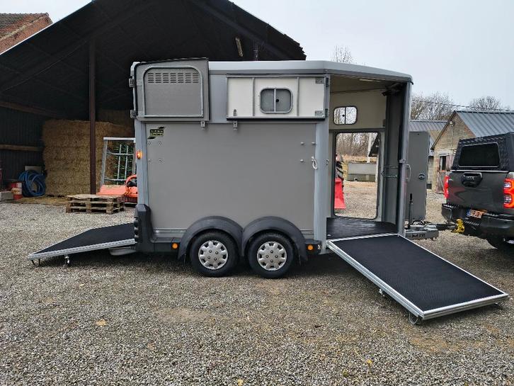 Van Ifor Williams HB511, Animaux & Accessoires, Chevaux & Poneys | Semi-remorques & Remorques, Comme neuf, Remorque 2 chevaux
