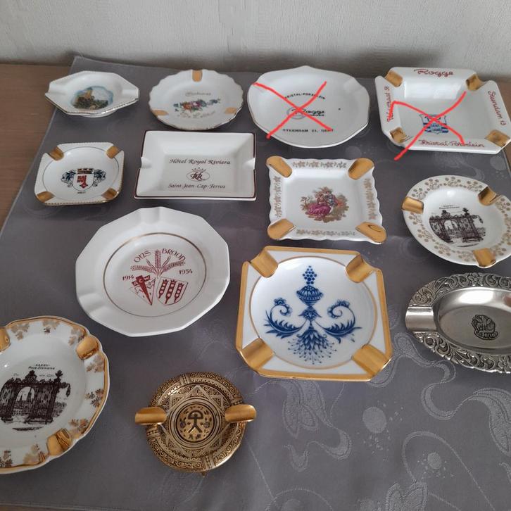 11 verschillende asbakken  ( lot)., Verzamelen, Rookartikelen, Aanstekers en Luciferdoosjes, Asbak, Ophalen of Verzenden