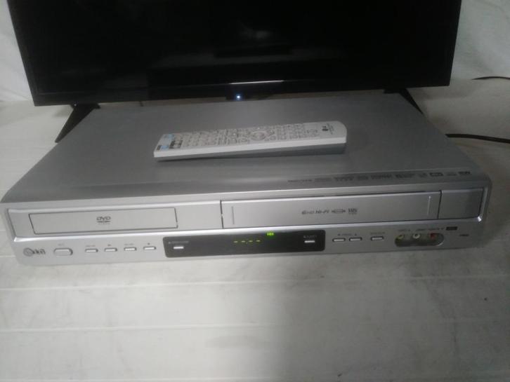 LG V9850 combi DVD speler/VHS video recorder, Audio, Tv en Foto, Videospelers, Zo goed als nieuw, VHS-speler of -recorder, Verzenden