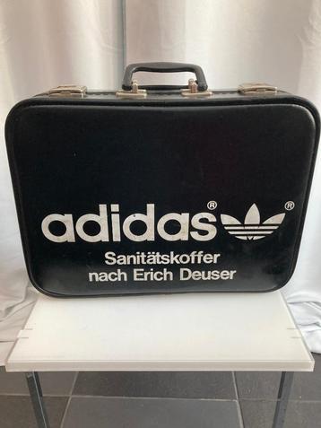 Vintage Adidas Sanitätskoffer Erich Deuser beschikbaar voor biedingen