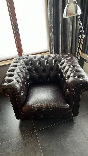 Fauteuil Chesterfield ancien 