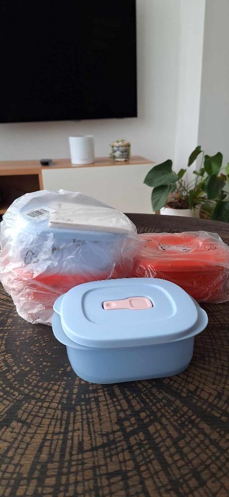 Lot de 4  boîtes de conservation Tupperware avec couvercles, Maison & Meubles, Cuisine| Tupperware, Neuf, Boîte, Bleu, Rouge, Enlèvement ou Envoi