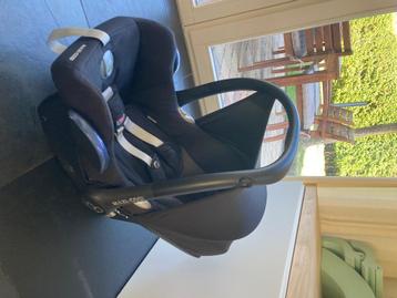 Maxi Cosi cabriofix beschikbaar voor biedingen