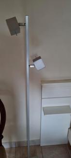 Prachtige staande lamp met  halogeen ligt heeft 3 standen, Enlèvement ou Envoi