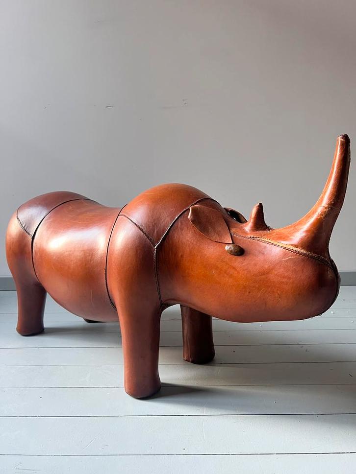 Dimitri Omersa lederen voetsteun nijlpaard (L), Antiek en Kunst, Kunst | Beelden en Houtsnijwerken, Ophalen