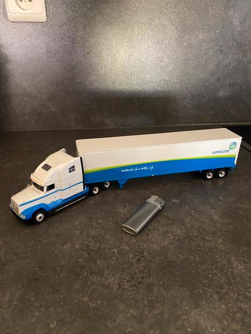 Vrachtwagen Umicore. Nieuw nog in de doos, Hobby en Vrije tijd, Modelauto's | 1:50, Zo goed als nieuw, Ophalen